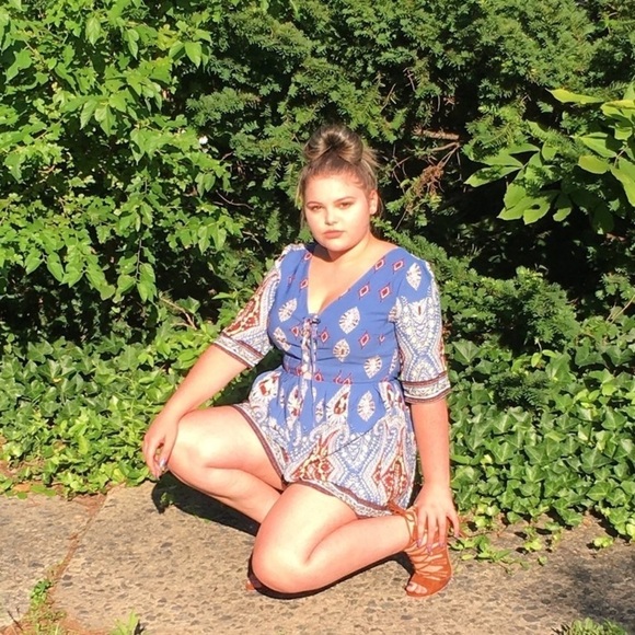 NEW Zola Tribal Print Open Back Romper - Picture 2 of 8